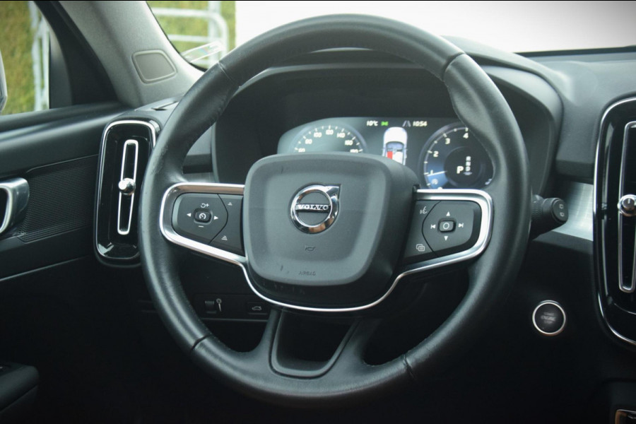 Volvo XC40 1.5 T3 Momentum Pro LEER/19" VELGEN
