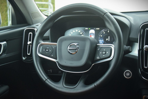 Volvo XC40 1.5 T3 Momentum Pro LEER/19" VELGEN