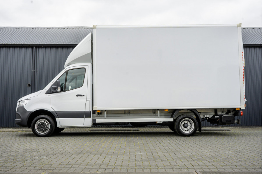 Mercedes-Benz Sprinter 519 CDI | 3.0V6 | Bakwagen met laadklep (1000KG) | Automaat | 3.5T Trekgewicht | Luchtgeveerd | Climate | Cruise | Euro 6