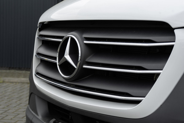 Mercedes-Benz Sprinter 519 CDI | 3.0V6 | Bakwagen met laadklep (1000KG) | Automaat | 3.5T Trekgewicht | Luchtgeveerd | Climate | Cruise | Euro 6