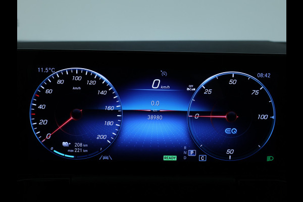 Mercedes-Benz EQA 250 AMG Line 67 kWh | AMG Line | Stoelverwarming | LED koplampen | Dodehoekassistent | Sfeerverlichting | Inclusief 48 maanden Mercedes-Benz Certified garantie voor Europa.