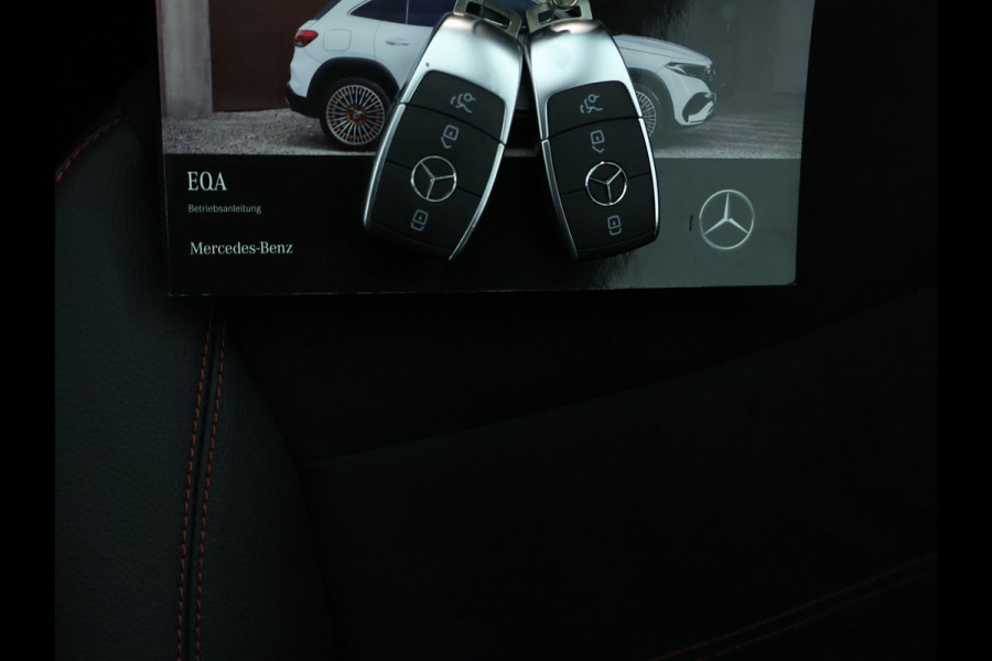 Mercedes-Benz EQA 250 AMG Line 67 kWh | AMG Line | Stoelverwarming | LED koplampen | Dodehoekassistent | Sfeerverlichting | Inclusief 48 maanden Mercedes-Benz Certified garantie voor Europa.