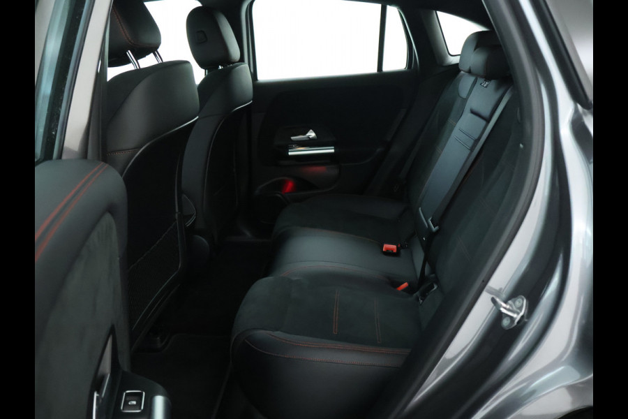 Mercedes-Benz EQA 250 AMG Line 67 kWh | AMG Line | Stoelverwarming | LED koplampen | Dodehoekassistent | Sfeerverlichting | Inclusief 48 maanden Mercedes-Benz Certified garantie voor Europa.