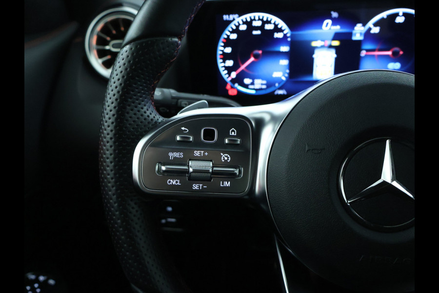 Mercedes-Benz EQA 250 AMG Line 67 kWh | AMG Line | Stoelverwarming | LED koplampen | Dodehoekassistent | Sfeerverlichting | Inclusief 48 maanden Mercedes-Benz Certified garantie voor Europa.