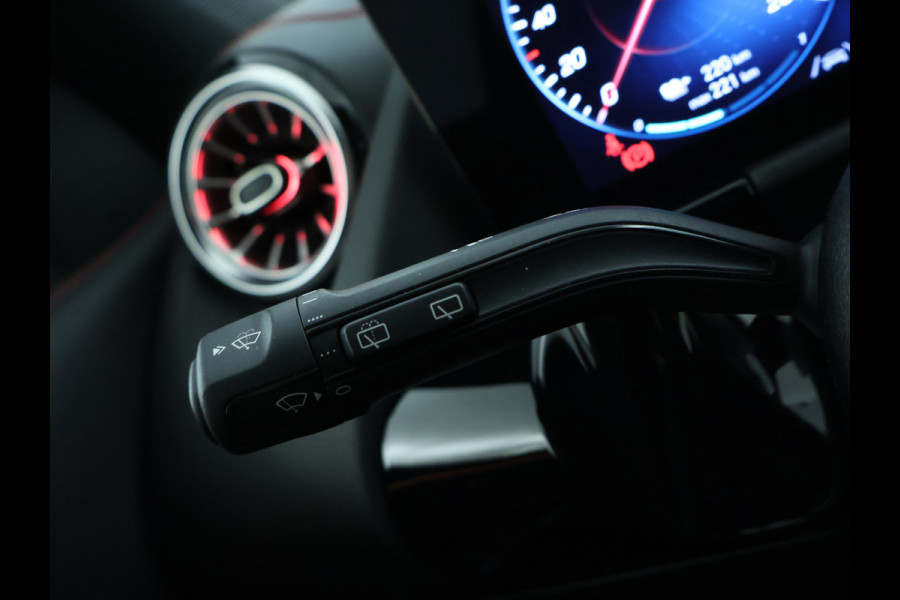 Mercedes-Benz EQA 250 AMG Line 67 kWh | AMG Line | Stoelverwarming | LED koplampen | Dodehoekassistent | Sfeerverlichting | Inclusief 48 maanden Mercedes-Benz Certified garantie voor Europa.