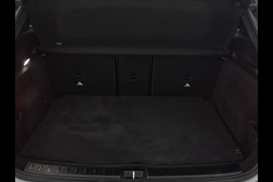 Mercedes-Benz EQA 250 AMG Line 67 kWh | AMG Line | Stoelverwarming | LED koplampen | Dodehoekassistent | Sfeerverlichting | Inclusief 48 maanden Mercedes-Benz Certified garantie voor Europa.