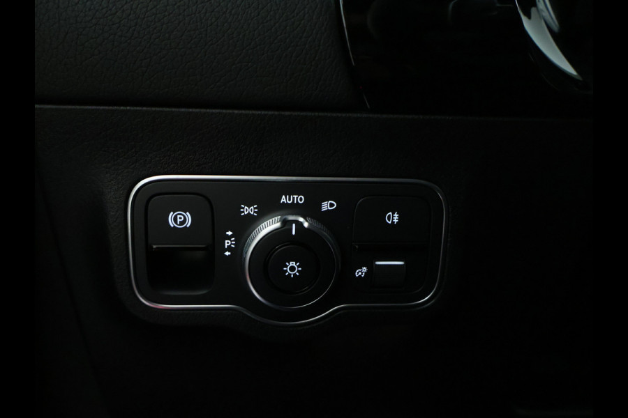 Mercedes-Benz EQA 250 AMG Line 67 kWh | AMG Line | Stoelverwarming | LED koplampen | Dodehoekassistent | Sfeerverlichting | Inclusief 48 maanden Mercedes-Benz Certified garantie voor Europa.