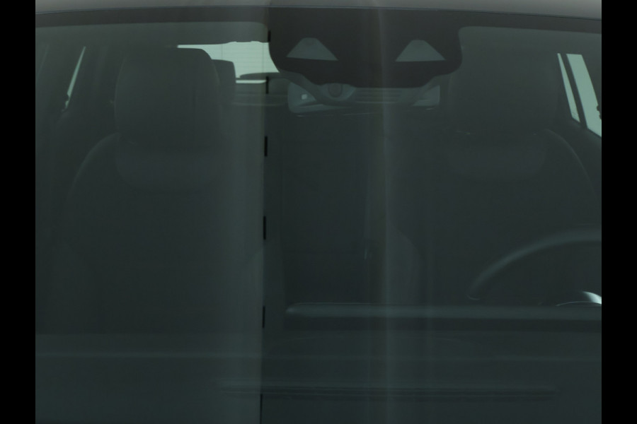 Mercedes-Benz EQA 250 AMG Line 67 kWh | AMG Line | Stoelverwarming | LED koplampen | Dodehoekassistent | Sfeerverlichting | Inclusief 48 maanden Mercedes-Benz Certified garantie voor Europa.