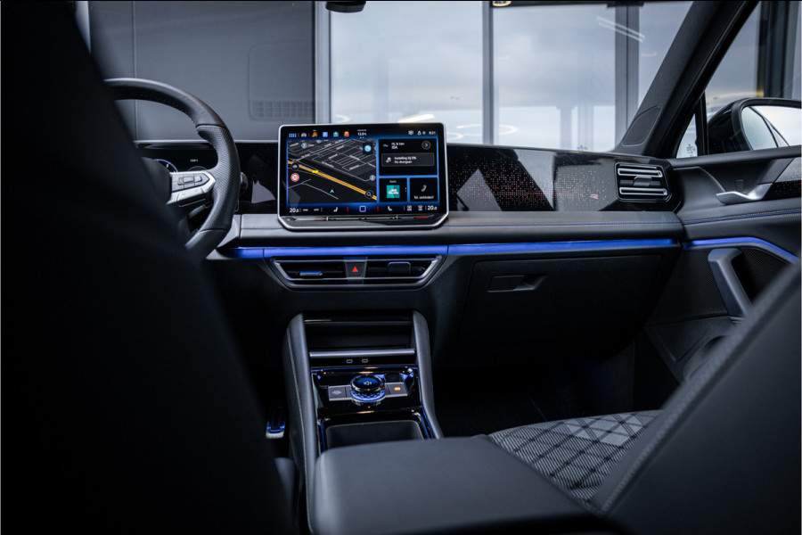 Volkswagen Tiguan 1.5 eTSI R-Line Edition - R Line 150PK | ACC | Massage | Stuurwiel verwarmd
