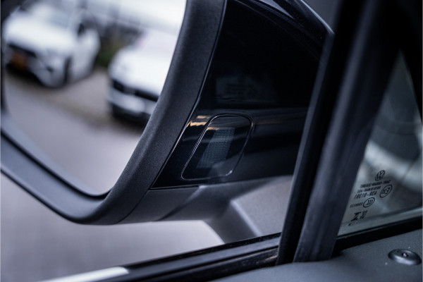 Volkswagen Tiguan 1.5 eTSI R-Line Edition - R Line 150PK | ACC | Massage | Stuurwiel verwarmd