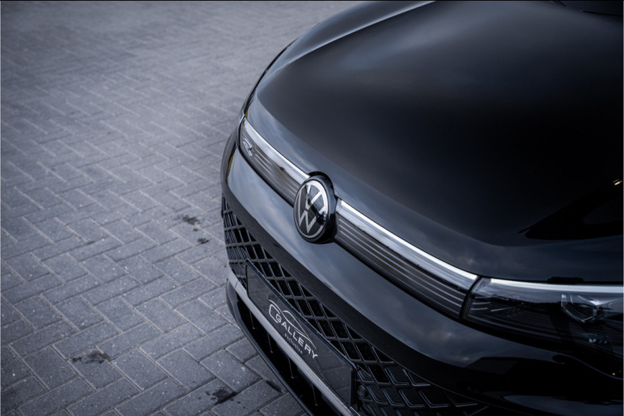 Volkswagen Tiguan 1.5 eTSI R-Line Edition - R Line 150PK | ACC | Massage | Stuurwiel verwarmd