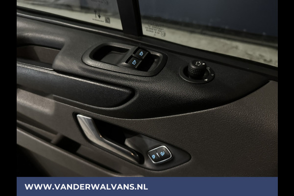 Ford Transit Custom 2.0 TDCI 131pk L2H1 Euro6 Airco | LED | Cruisecontrol | Verwarmde voorruit | Parkeersensoren Bijrijdersbank, 2800kg trekvermogen