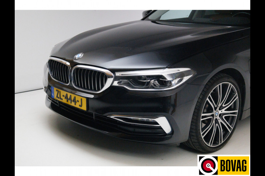 BMW 5 Serie 530e iPerformance High Executive | Leer | Elektrisch verstelbare stoelen+stuur Sfeerverlichting, Achteruitrijcamera, Navigatie, Stoelverwarming, 20 inch, Displaysleutel