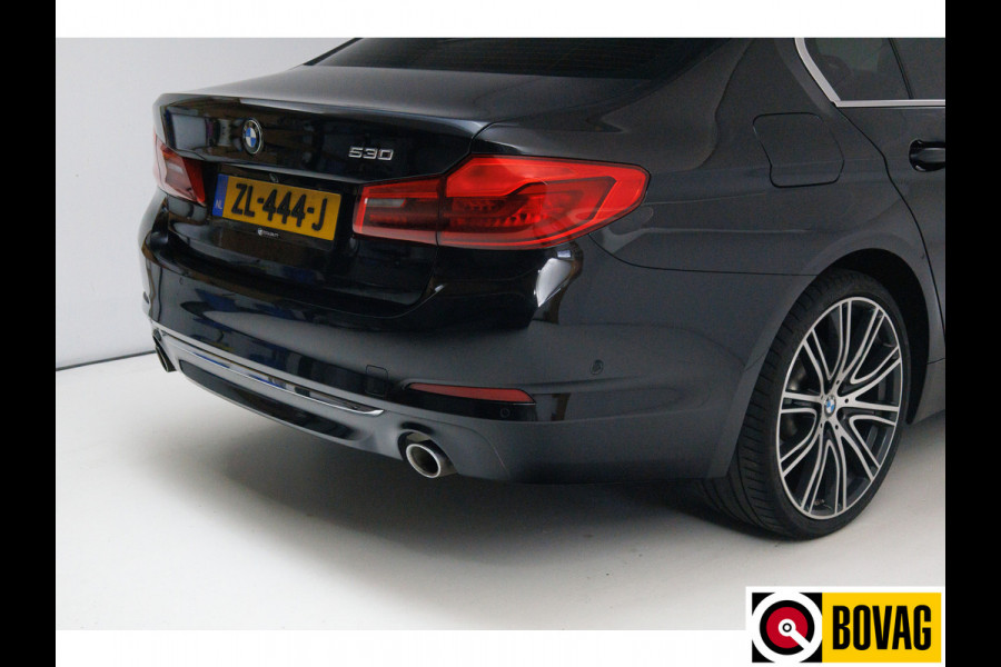 BMW 5 Serie 530e iPerformance High Executive | Leer | Elektrisch verstelbare stoelen+stuur Sfeerverlichting, Achteruitrijcamera, Navigatie, Stoelverwarming, 20 inch, Displaysleutel