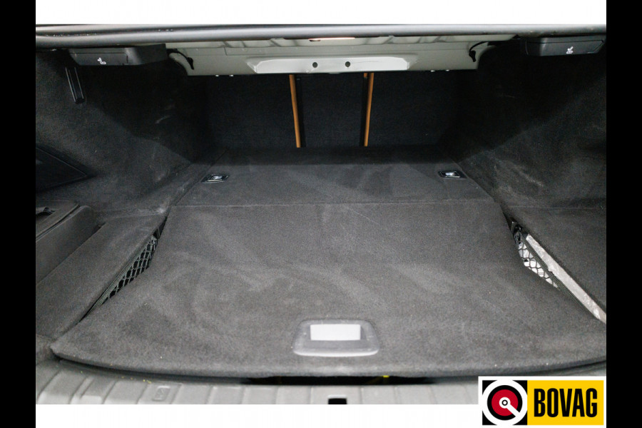 BMW 5 Serie 530e iPerformance High Executive | Leer | Elektrisch verstelbare stoelen+stuur Sfeerverlichting, Achteruitrijcamera, Navigatie, Stoelverwarming, 20 inch, Displaysleutel