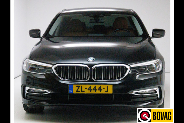 BMW 5 Serie 530e iPerformance High Executive | Leer | Elektrisch verstelbare stoelen+stuur Sfeerverlichting, Achteruitrijcamera, Navigatie, Stoelverwarming, 20 inch, Displaysleutel