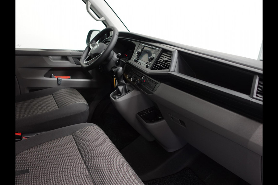 Volkswagen Transporter 2.0 150PK L2H1 Highline Automaat Airco  Navi Parkeersensoren Camera Trekhaak Carplay