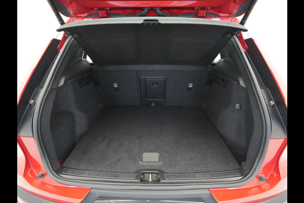 Volvo XC40 1.5 T5 Recharge Inscription Expression Panorama Camera Keyless Cruise 102