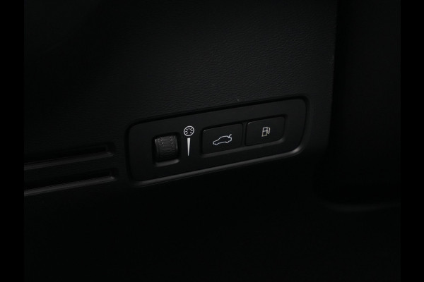 Volvo XC40 1.5 T5 Recharge Inscription Expression Panorama Camera Keyless Cruise 102