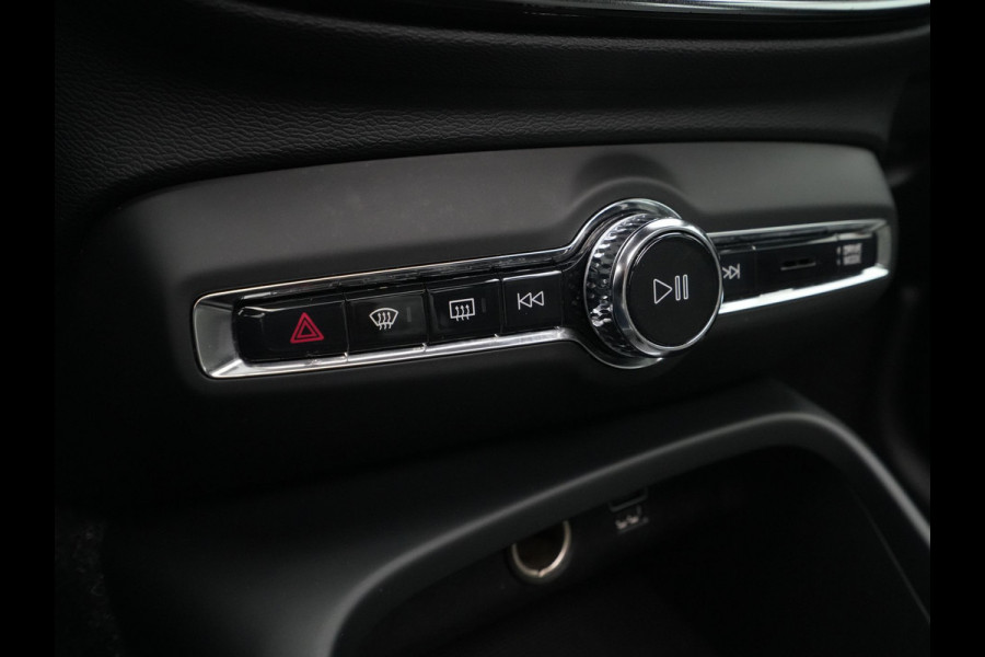Volvo XC40 1.5 T5 Recharge Inscription Expression Panorama Camera Keyless Cruise 102
