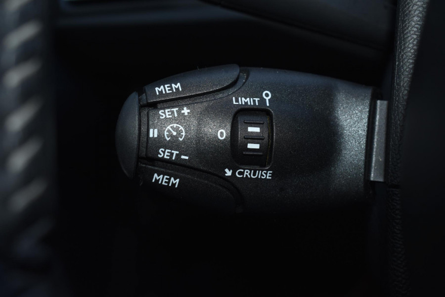 Peugeot 308 1.2 PureTech 130PK Aut. Blue Lease Premium | Pano | Navi | Incl garatie