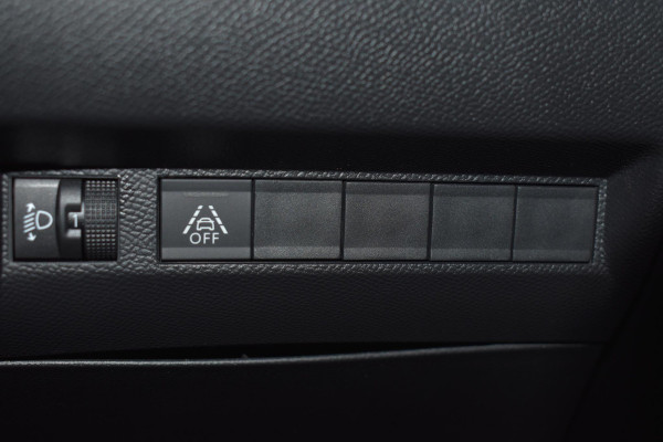 Peugeot 208 1.2 Puretech 100PK Allure Sky | Camera | Panodak | Stoelverwa. | Incl. Garantie