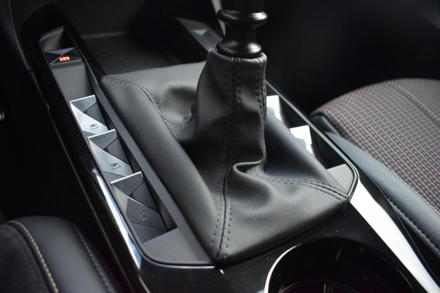 DS DS 3 Crossback 1.2 PureTech 100PK Performance Line+ | Navi | Camera | Incl. garantie