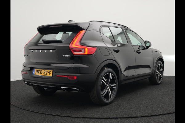 Volvo XC40 T5 Recharge R-Design Plug In Hybrid 261pk PHEV | Alcantara Sportstoelen Verwarmd | Apple Carplay | 19"L.M  | El. Achterklep |  Stuurverwarming | Navi Full Map | Laneassist |