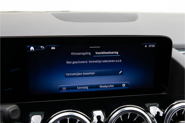 Mercedes-Benz GLA 250 e AMG Line, Key-Less, Hybrid 2024