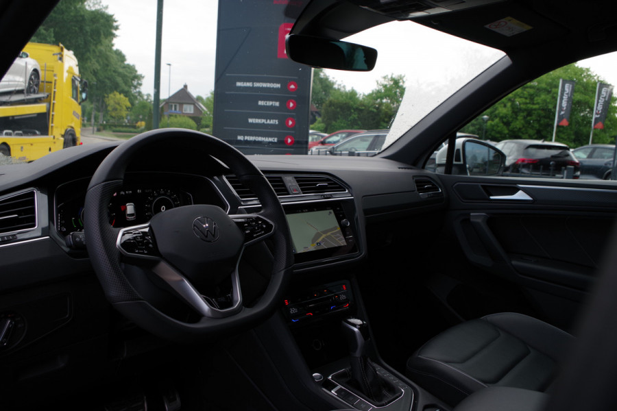Volkswagen Tiguan 1.4 TSI 245 eHybrid R-Line PHEV BNS+, Panoramadak, Trekhaak, Keyless, Leder, Memory