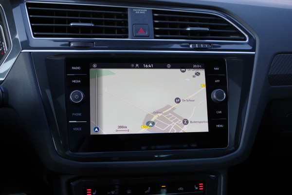 Volkswagen Tiguan 1.4 TSI 245 eHybrid R-Line PHEV BNS+, Panoramadak, Trekhaak, Keyless, Leder, Memory