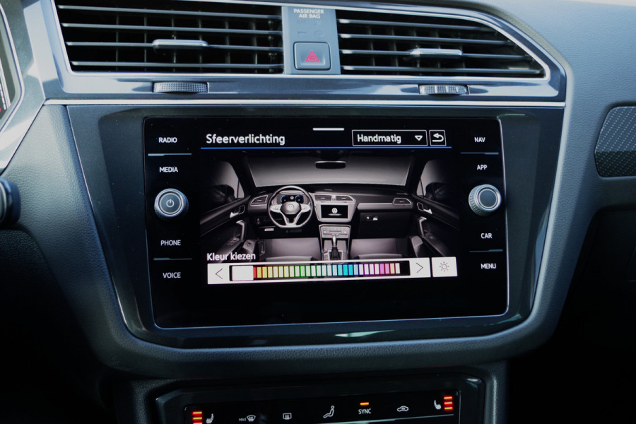 Volkswagen Tiguan 1.4 TSI 245 eHybrid R-Line PHEV BNS+, Panoramadak, Trekhaak, Keyless, Leder, Memory