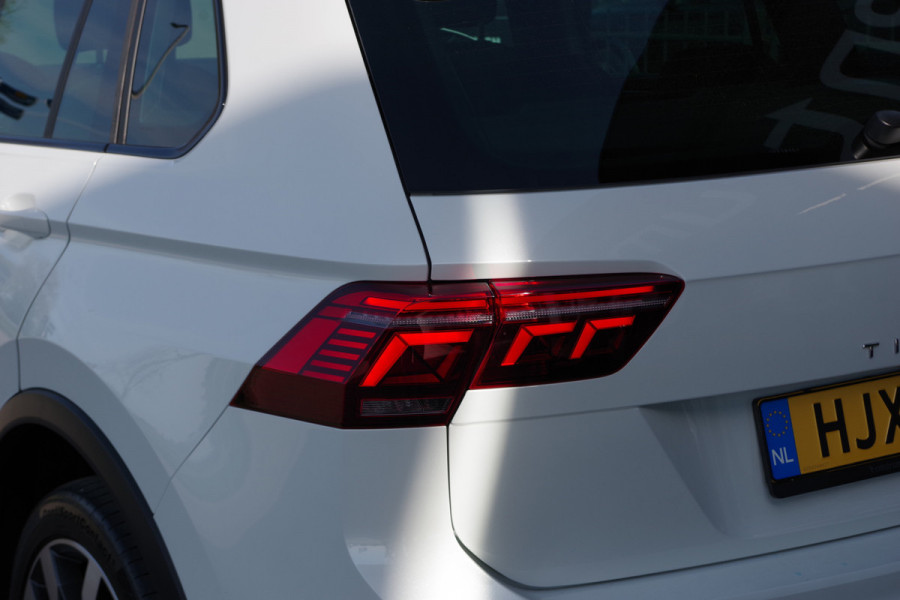 Volkswagen Tiguan 1.4 TSI 245 eHybrid R-Line PHEV BNS+, Panoramadak, Trekhaak, Keyless, Leder, Memory