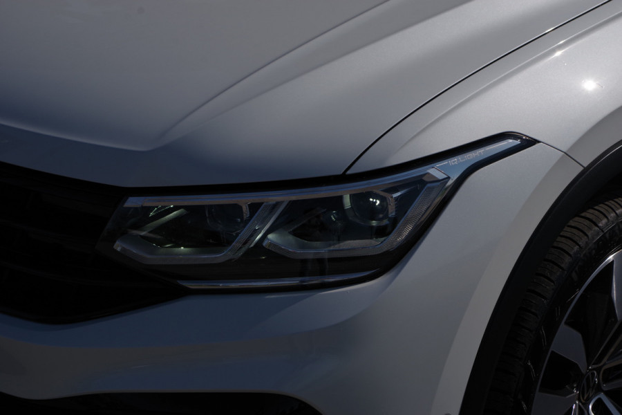 Volkswagen Tiguan 1.4 TSI 245 eHybrid R-Line PHEV BNS+, Panoramadak, Trekhaak, Keyless, Leder, Memory