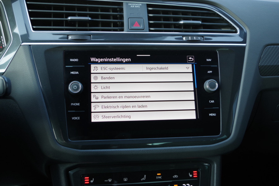 Volkswagen Tiguan 1.4 TSI 245 eHybrid R-Line PHEV BNS+, Panoramadak, Trekhaak, Keyless, Leder, Memory