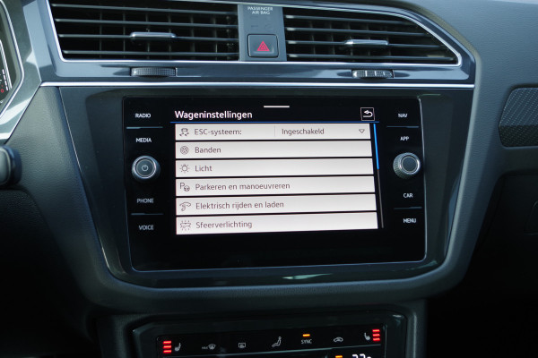 Volkswagen Tiguan 1.4 TSI 245 eHybrid R-Line PHEV BNS+, Panoramadak, Trekhaak, Keyless, Leder, Memory
