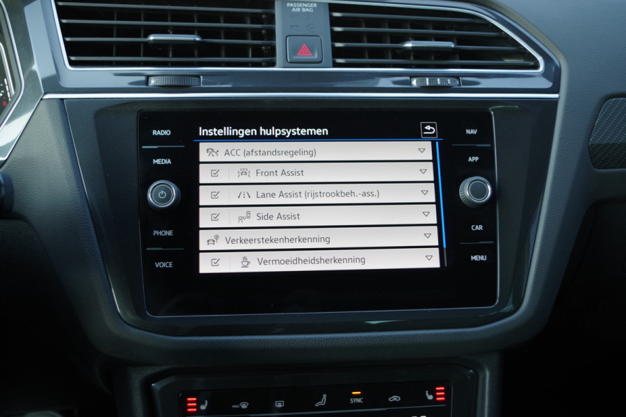 Volkswagen Tiguan 1.4 TSI 245 eHybrid R-Line PHEV BNS+, Panoramadak, Trekhaak, Keyless, Leder, Memory