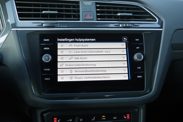 Volkswagen Tiguan 1.4 TSI 245 eHybrid R-Line PHEV BNS+, Panoramadak, Trekhaak, Keyless, Leder, Memory