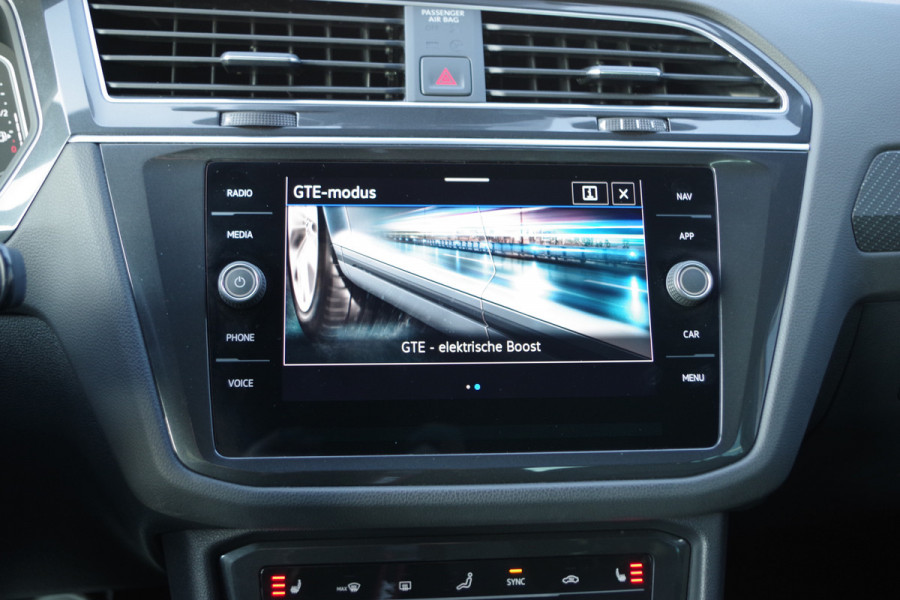 Volkswagen Tiguan 1.4 TSI 245 eHybrid R-Line PHEV BNS+, Panoramadak, Trekhaak, Keyless, Leder, Memory