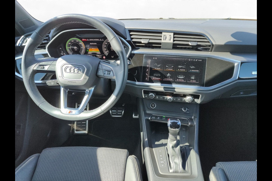 Audi Q3 45 TFSI e S-LINE ** LED, VIRTUAL, PANORAMA, ACC, 19-inch LMV, STANDKACHEL ** 1e EIG - UNFALLFREI ** ** INFORMEER OOK NAAR ONZE AANTREKKELIJKE FINANCIAL-LEASE TARIEVEN **