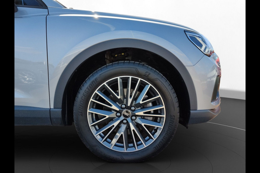 Audi Q3 45 TFSI e S-LINE ** LED, VIRTUAL, PANORAMA, ACC, 19-inch LMV, STANDKACHEL ** 1e EIG - UNFALLFREI ** ** INFORMEER OOK NAAR ONZE AANTREKKELIJKE FINANCIAL-LEASE TARIEVEN **