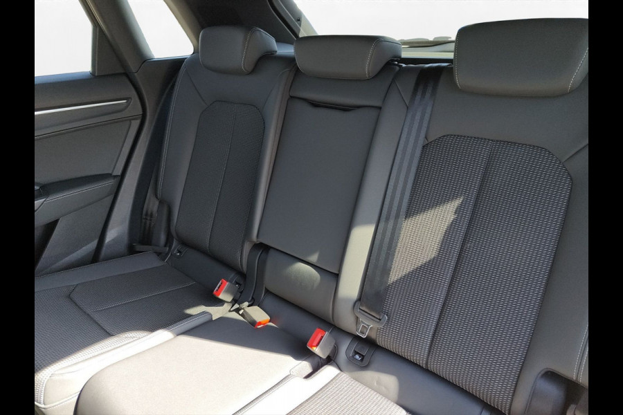 Audi Q3 45 TFSI e S-LINE ** LED, VIRTUAL, PANORAMA, ACC, 19-inch LMV, STANDKACHEL ** 1e EIG - UNFALLFREI ** ** INFORMEER OOK NAAR ONZE AANTREKKELIJKE FINANCIAL-LEASE TARIEVEN **
