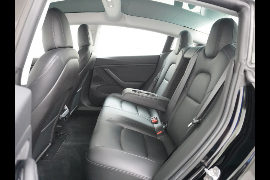 Tesla Model 3 Long Range 75kWh 463PK 18" FSD-Full Self Driving Computer-3 Premium Audio 4wd AutoPilot Panoramadak Camera's Leer Adaptive-Cruis Stoel en achterbank verwarming Electr.Stoelen+Memory+Easy-Entry WiFi Origineel Nederlandse auto Grootste accu Tot 16,5kwh thuis laden. Accu/Motor Garantie tot 29-10-2027 max 192.000km