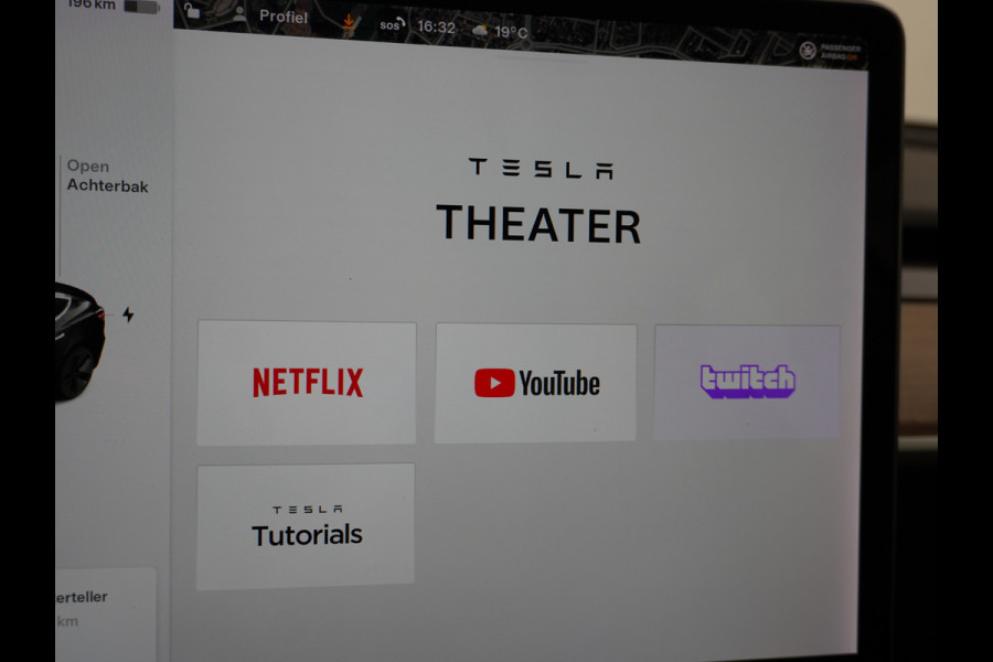 Tesla Model 3 Long Range 75kWh 463PK 18" FSD-Full Self Driving Computer-3 Premium Audio 4wd AutoPilot Panoramadak Camera's Leer Adaptive-Cruis Stoel en achterbank verwarming Electr.Stoelen+Memory+Easy-Entry WiFi Origineel Nederlandse auto Grootste accu Tot 16,5kwh thuis laden. Accu/Motor Garantie tot 29-10-2027 max 192.000km