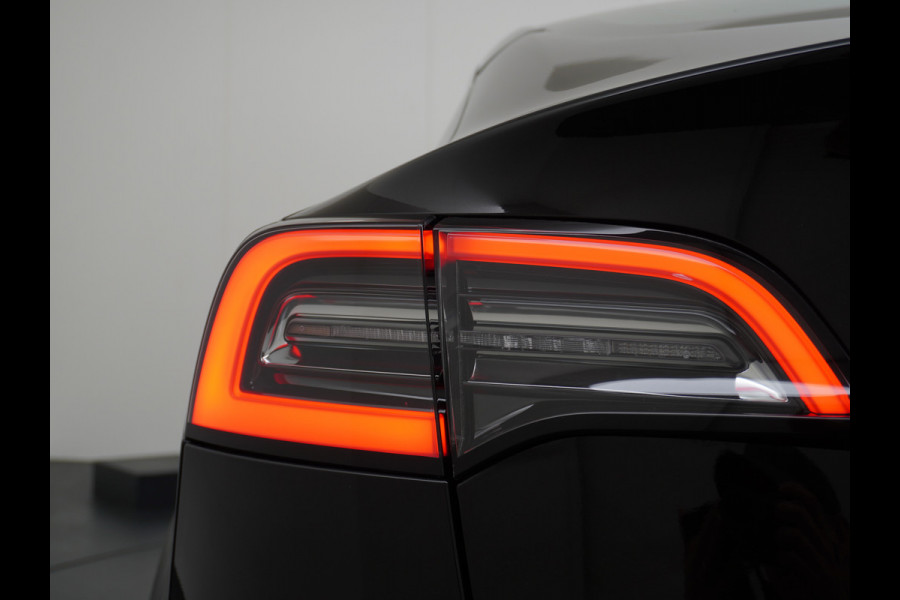 Tesla Model 3 Long Range 75kWh 463PK 18" FSD-Full Self Driving Computer-3 Premium Audio 4wd AutoPilot Panoramadak Camera's Leer Adaptive-Cruis Stoel en achterbank verwarming Electr.Stoelen+Memory+Easy-Entry WiFi Origineel Nederlandse auto Grootste accu Tot 16,5kwh thuis laden. Accu/Motor Garantie tot 29-10-2027 max 192.000km