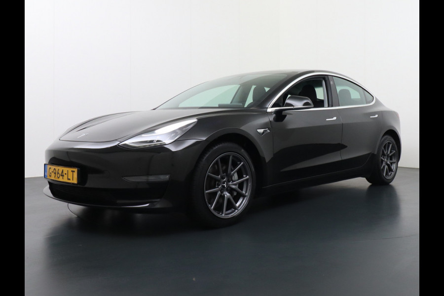 Tesla Model 3 Long Range 75kWh 463PK 18" FSD-Full Self Driving Computer-3 Premium Audio 4wd AutoPilot Panoramadak Camera's Leer Adaptive-Cruis Stoel en achterbank verwarming Electr.Stoelen+Memory+Easy-Entry WiFi Origineel Nederlandse auto Grootste accu Tot 16,5kwh thuis laden. Accu/Motor Garantie tot 29-10-2027 max 192.000km