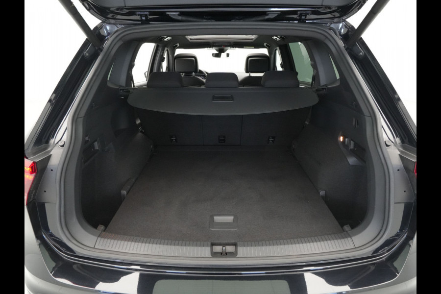 Volkswagen Tiguan Allspace 1.5 TSI 150pk DSG Highline R-Line Trekhaak Panorama Stoelverwarming Camera 235
