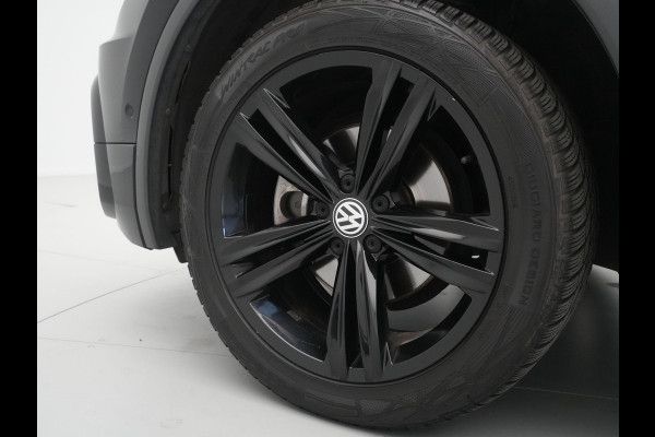 Volkswagen Tiguan Allspace 1.5 TSI 150pk DSG Highline R-Line Trekhaak Panorama Stoelverwarming Camera 235