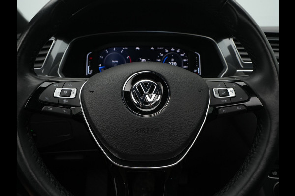 Volkswagen Tiguan Allspace 1.5 TSI 150pk DSG Highline R-Line Trekhaak Panorama Stoelverwarming Camera 235