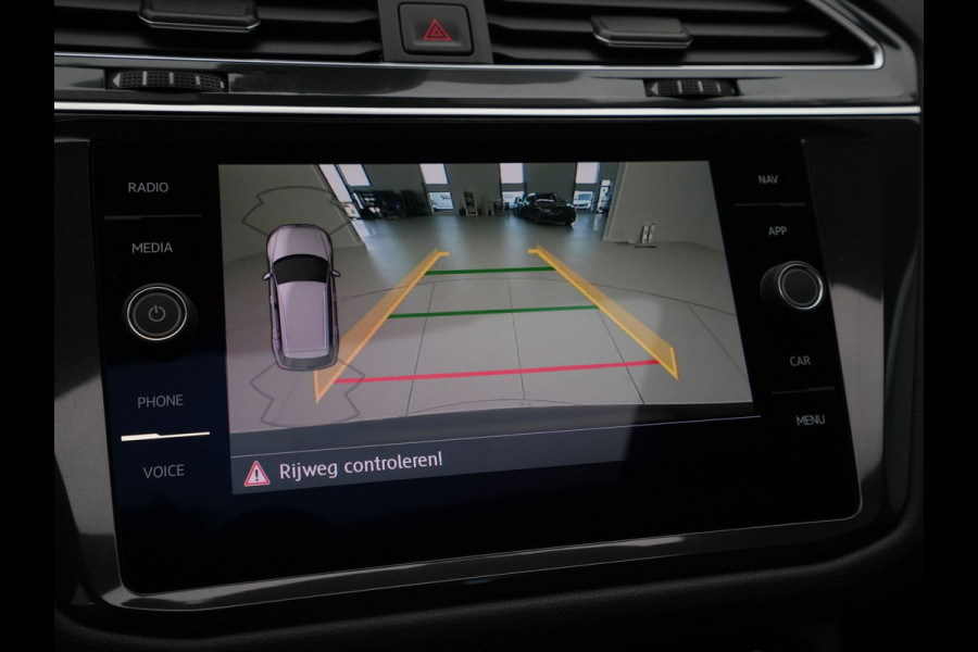 Volkswagen Tiguan Allspace 1.5 TSI 150pk DSG Highline R-Line Trekhaak Panorama Stoelverwarming Camera 235
